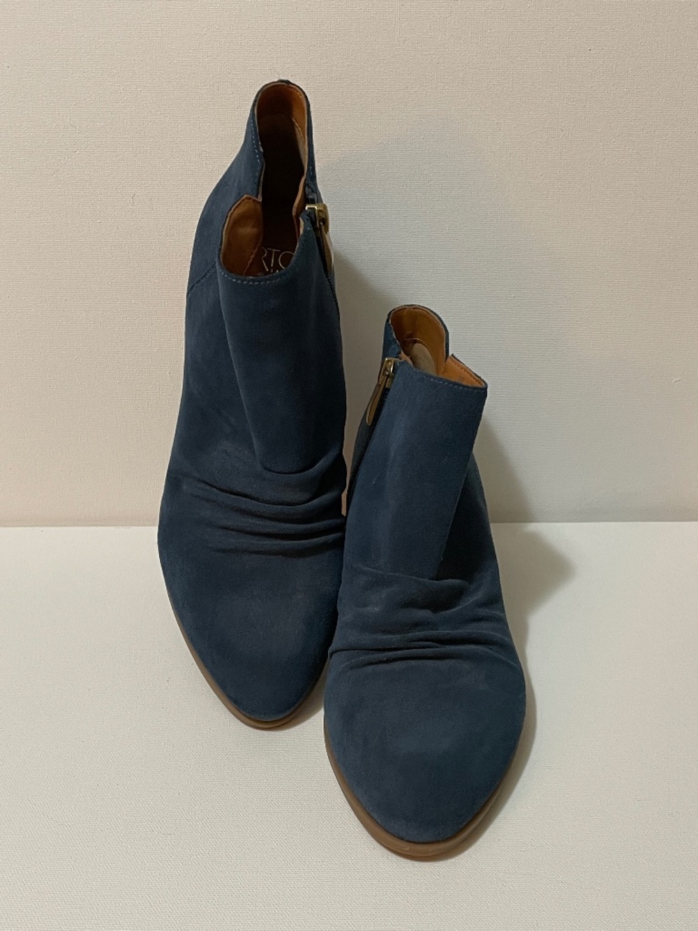 Franco Sarto "A-Gravel" Women's Size 7.5 Blue Suede Ruched Ankle Boots (EUC)